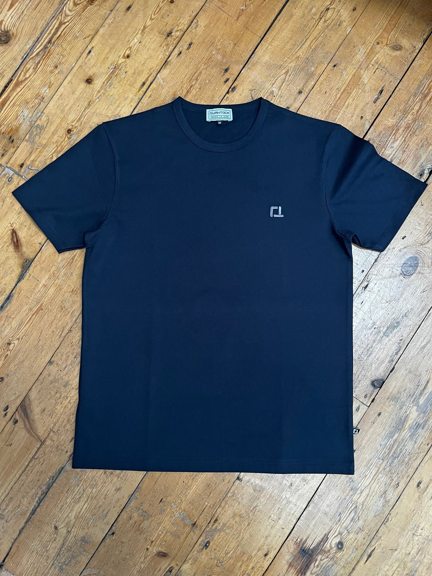 Quantock One T Shirt - Navy w Grey Motif