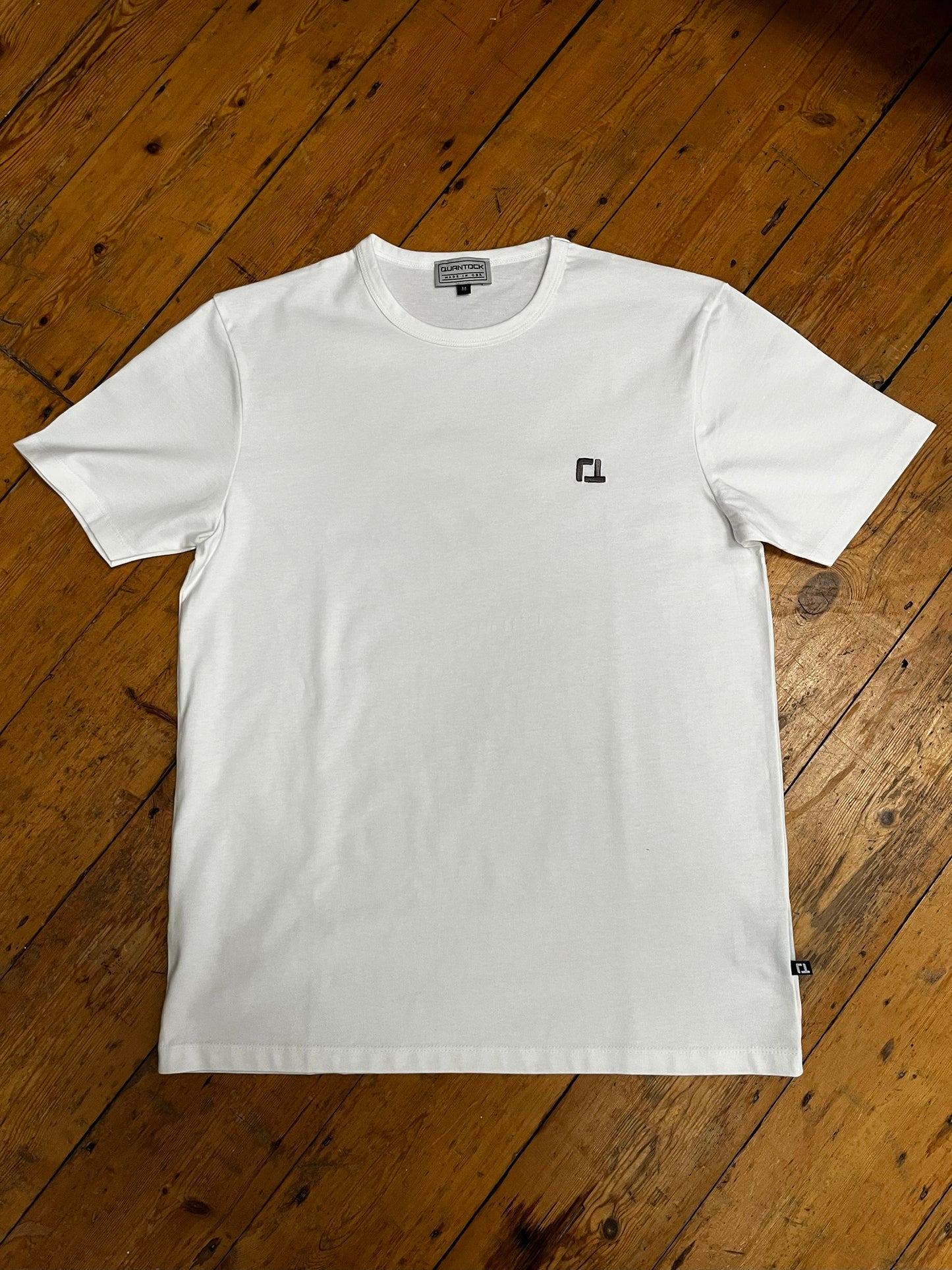 Quantock One T Shirt - White w Grey Motif